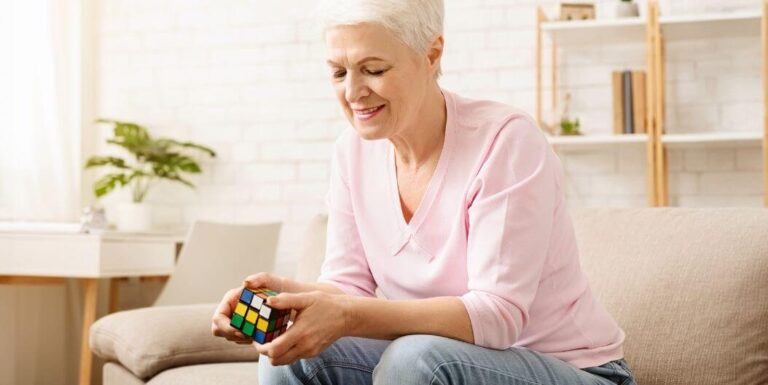 5 Easy Brain Games That Keep Independent Living Residents Engaged